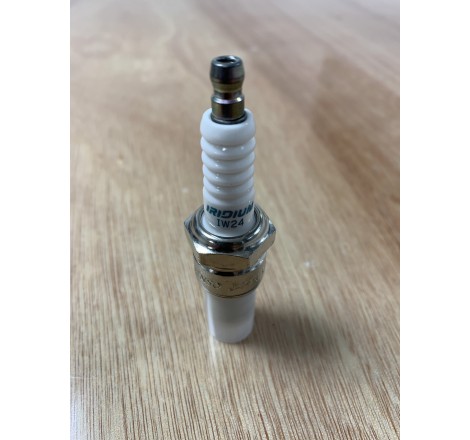 Bougie DENZO IW24 (équivalent N3G)