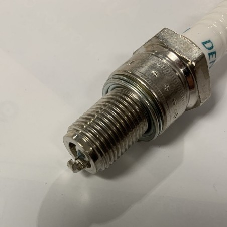 Bougie DENZO IW24 (equivalent N3G)