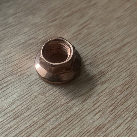 Ecrou autobloquant pour echappement M8x125 - Serrage avec une cle de 10